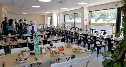 restaurant rempli pour un séminaire